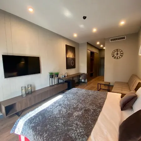 Aparts Hotel *